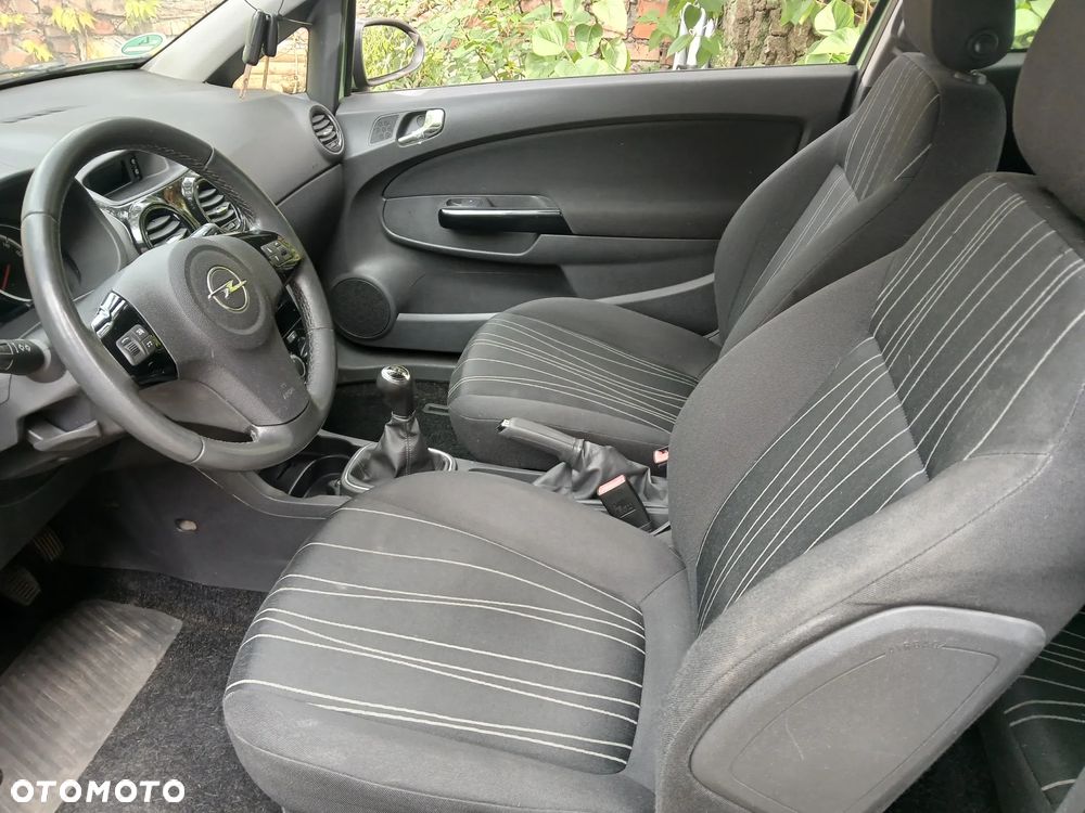 Opel Corsa 1.2 16V 111 - 12