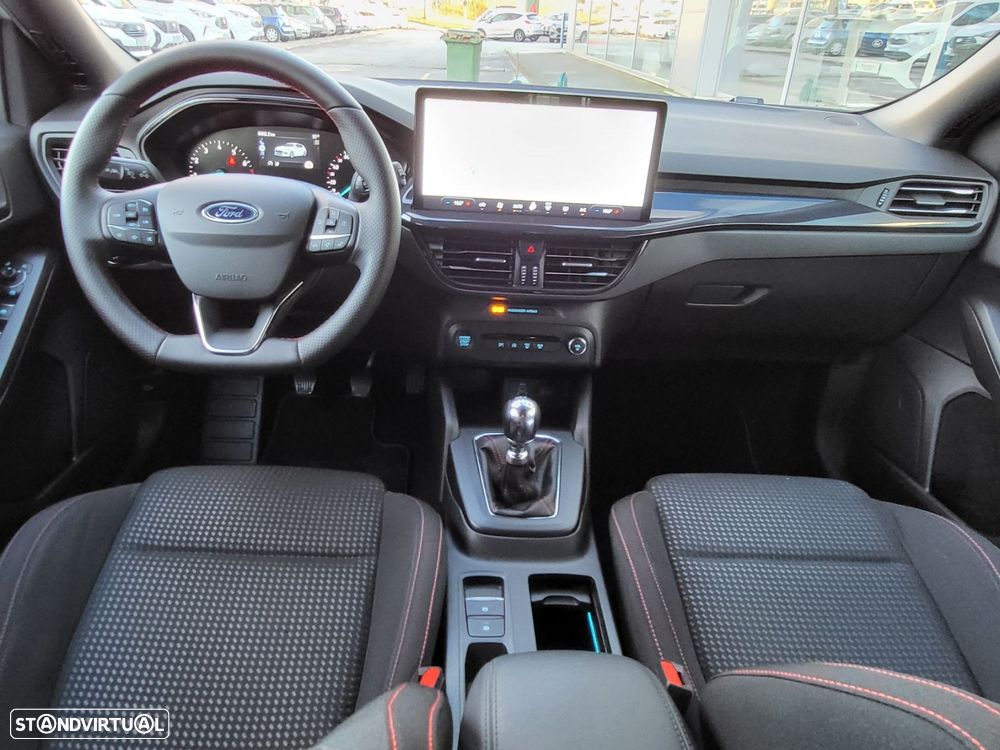 Ford Focus 1.0 EcoBoost MHEV ST-Line - 12