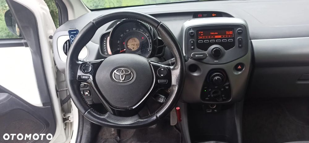 Toyota Aygo x-play - 7