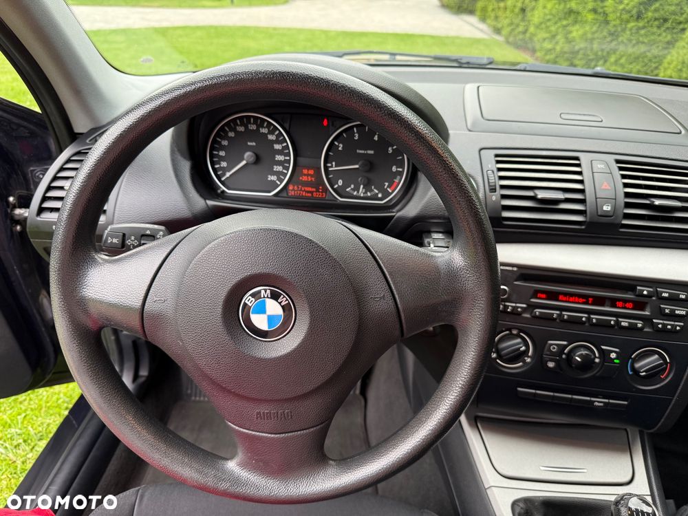 BMW Seria 1 116i - 27