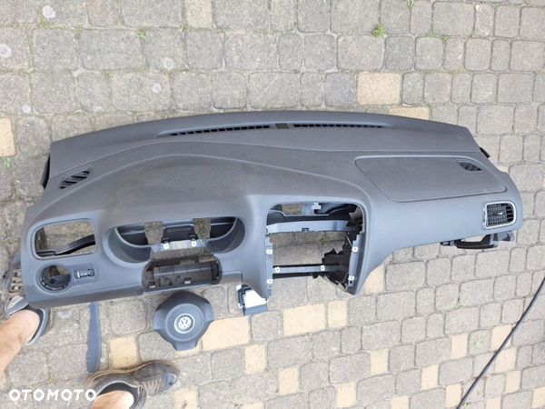 DESKA ROZDZIELCZ KONSOLA ORYGINAŁ VW POLO V 6R0 2XPODUSZKA