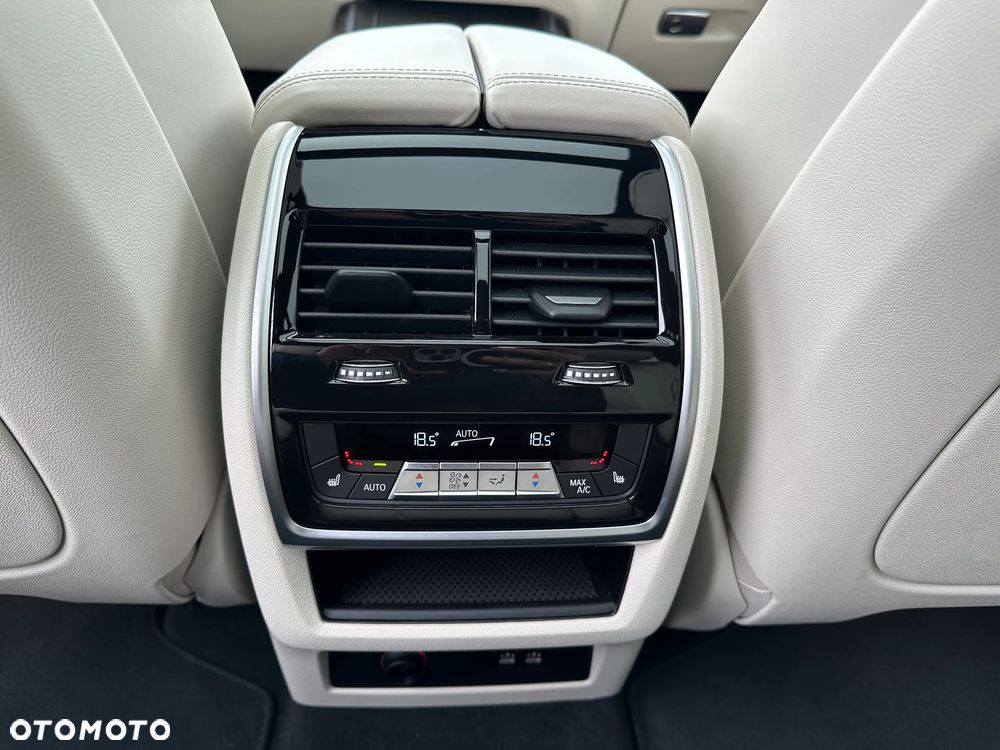 BMW X7 M60i xDrive mHEV sport - 24