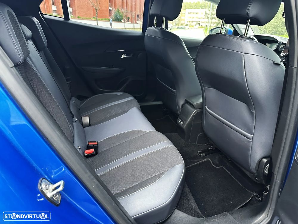 Peugeot e-2008 Allure+ - 21