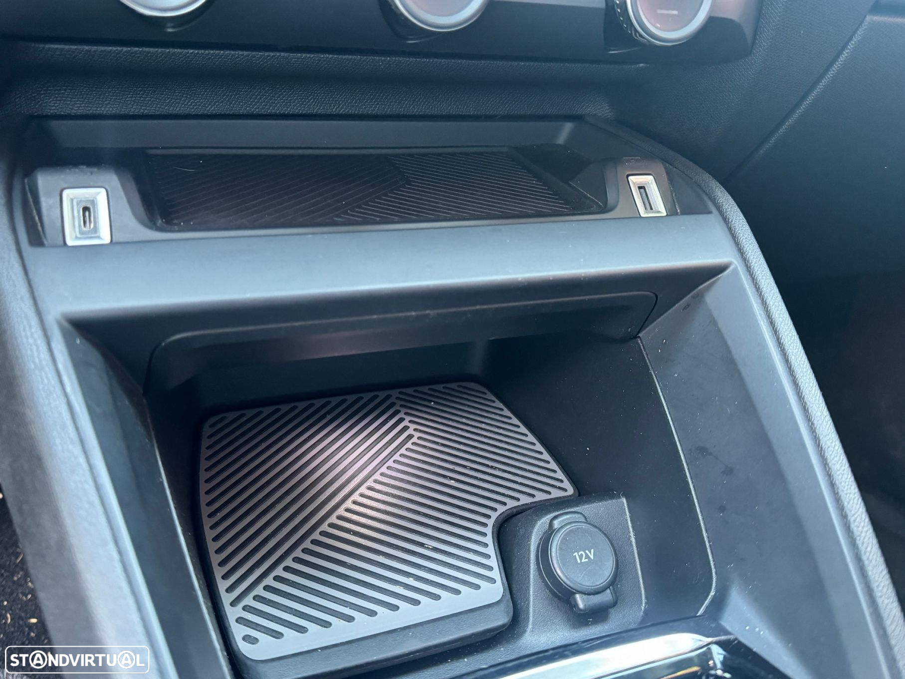 Citroën C4 1.2 PureTech Shine EAT8 - 13