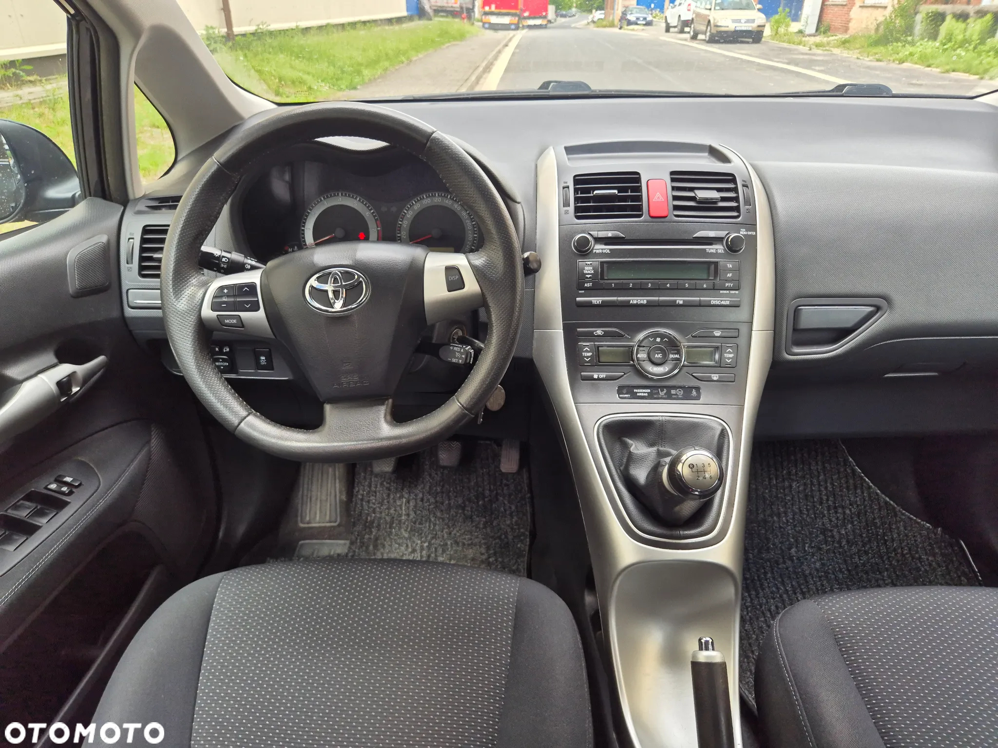 Toyota Auris 1.6 Executive - 30