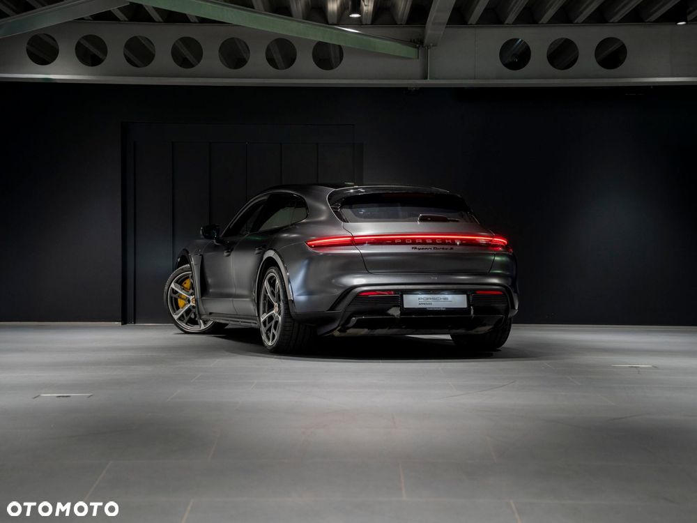 Porsche Taycan Turbo S - 3