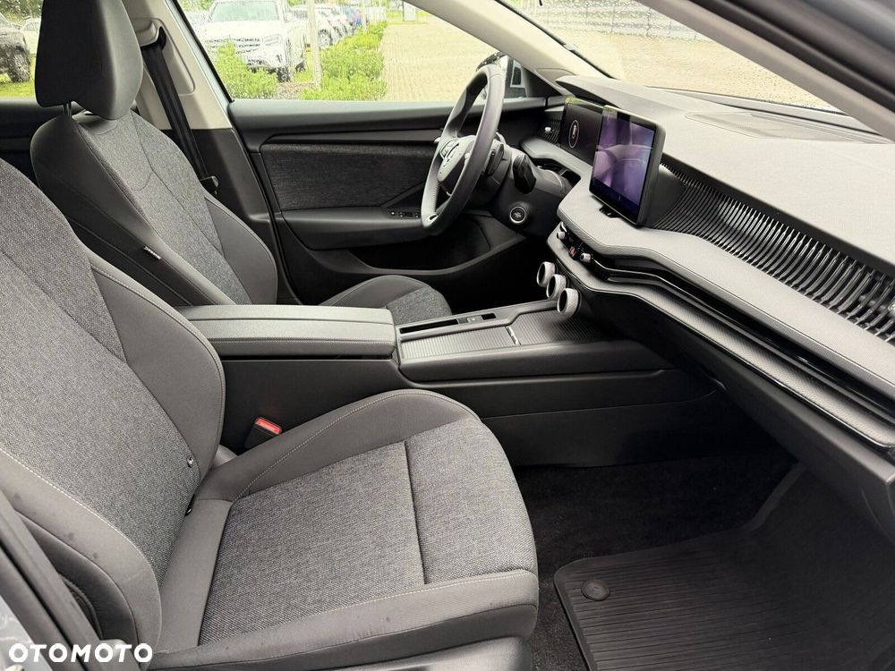 Skoda Superb 2.0 TDI SCR Essence DSG - 22