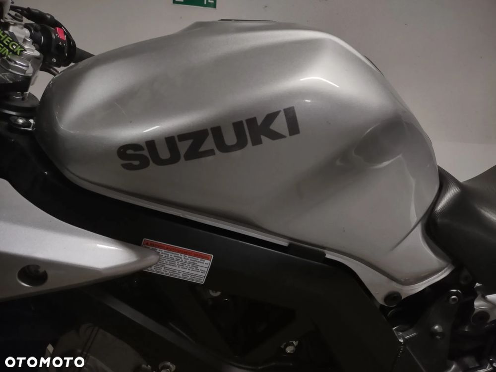 Suzuki SV - 6