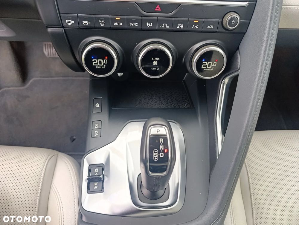 Jaguar E-Pace 2.0 i4P AWD R-Dynamic HSE - 24