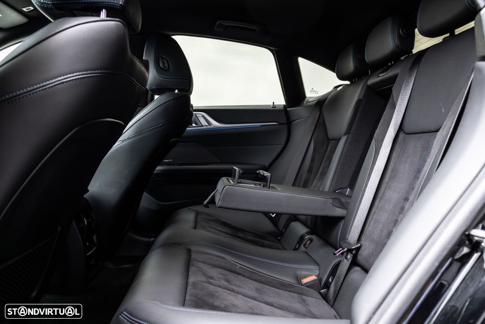 BMW i4 eDrive40 Desportiva M - 32