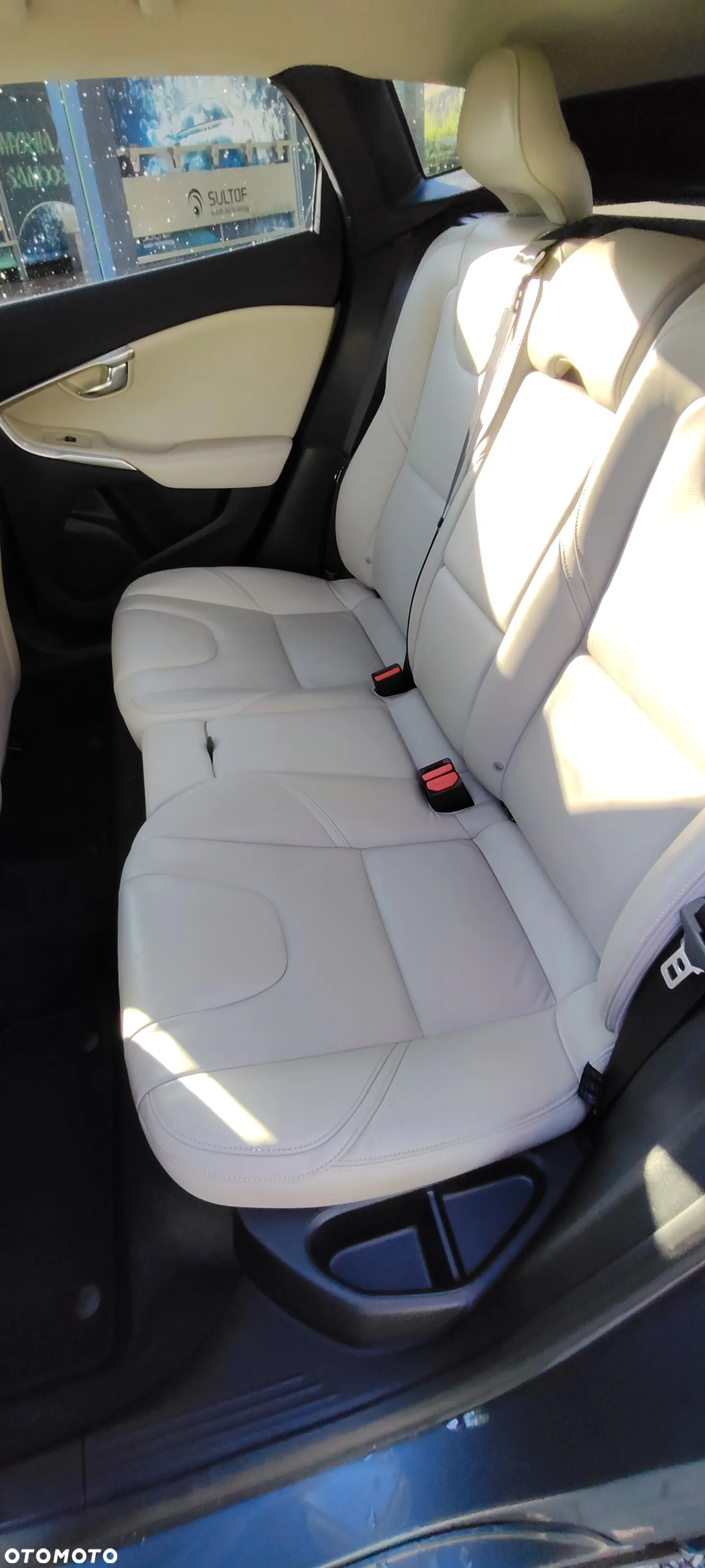 Volvo V40 D2 Summum - 13