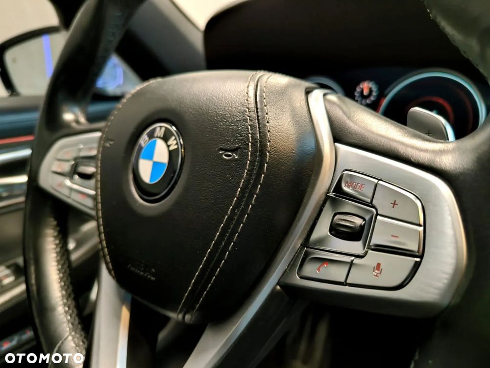 BMW Seria 7 750Li xDrive - 11