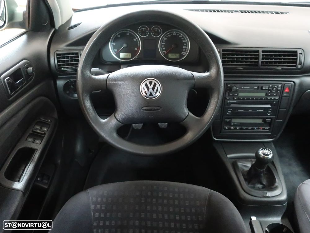 VW Passat 1.9 TDi Confortline - 16
