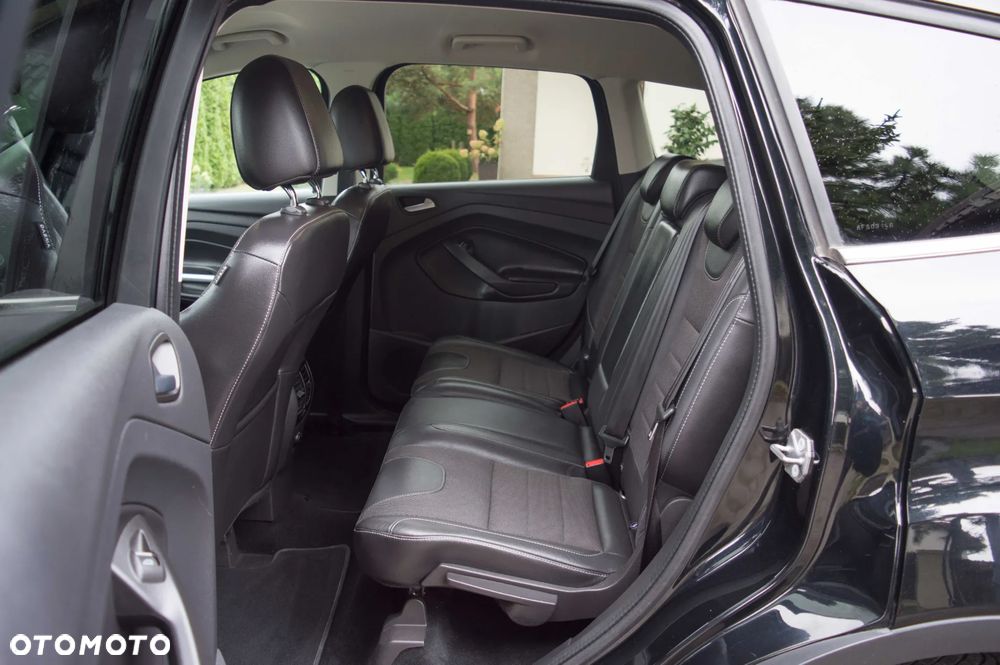 Ford Kuga 2.0 TDCi 2x4 Titanium - 32