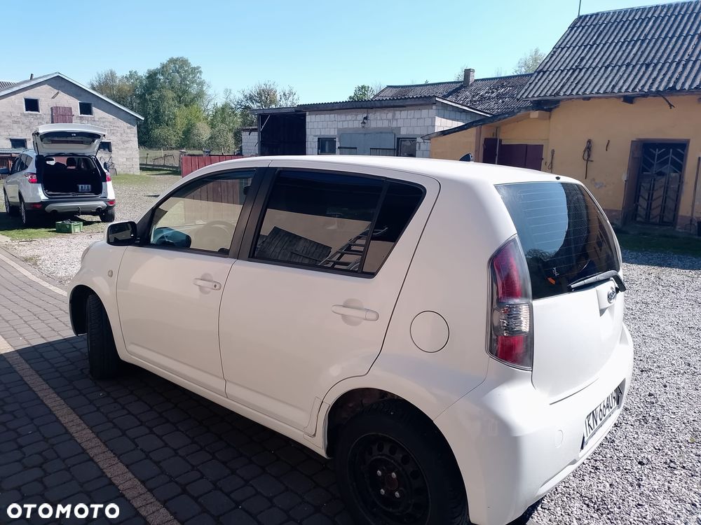 Daihatsu Sirion 1.3 - 8