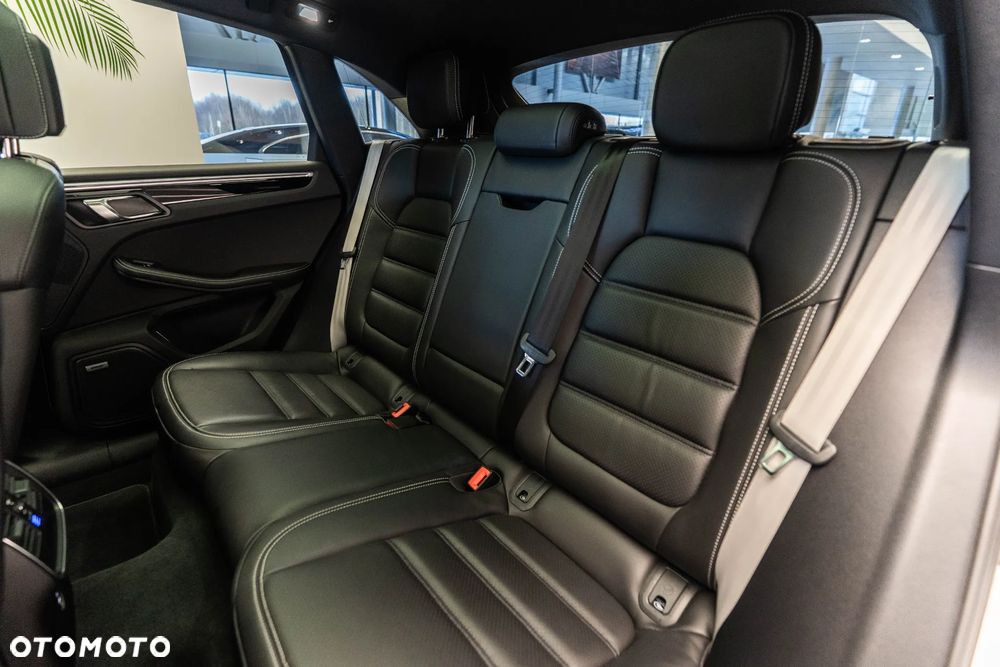 Porsche Macan Standard - 25