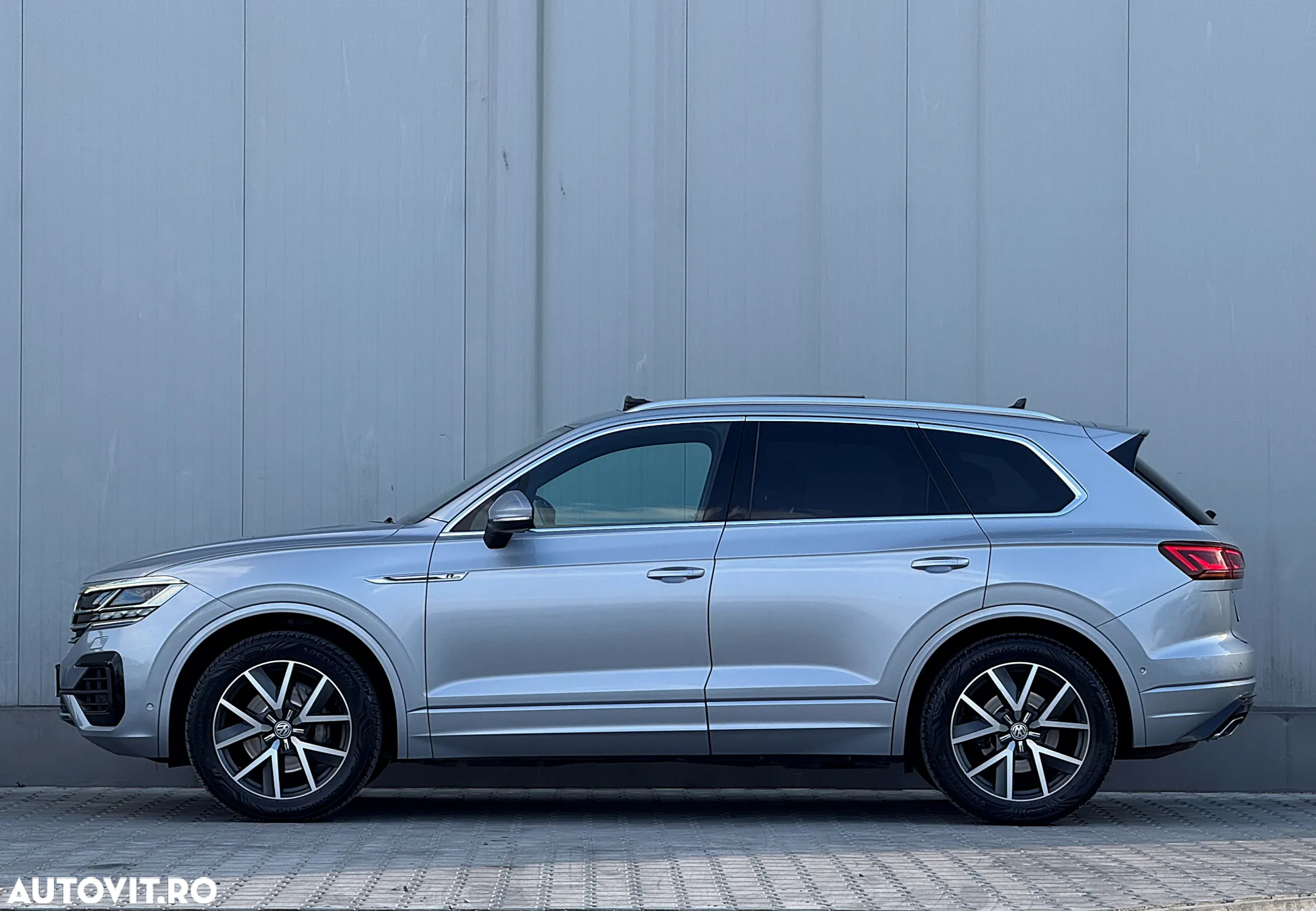 Volkswagen Touareg 3.0 V6 TDI 4Motion DPF Automatik R-Line - 4