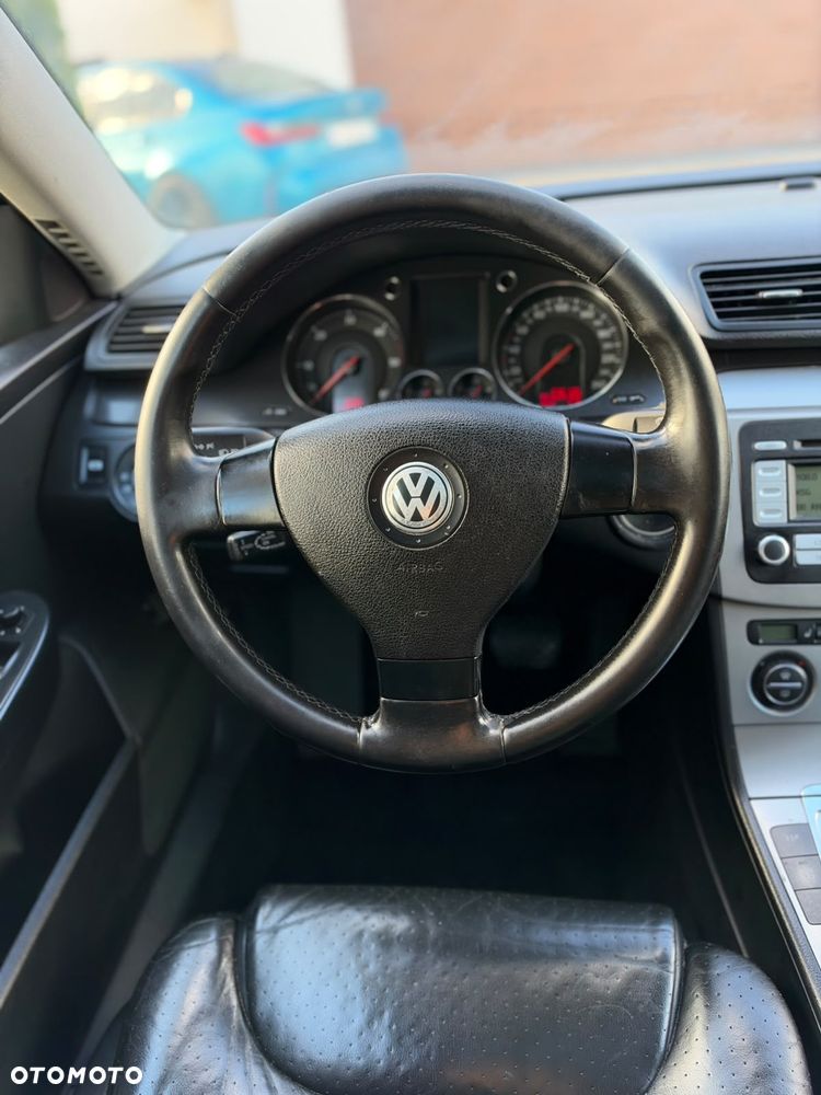 Volkswagen Passat - 27