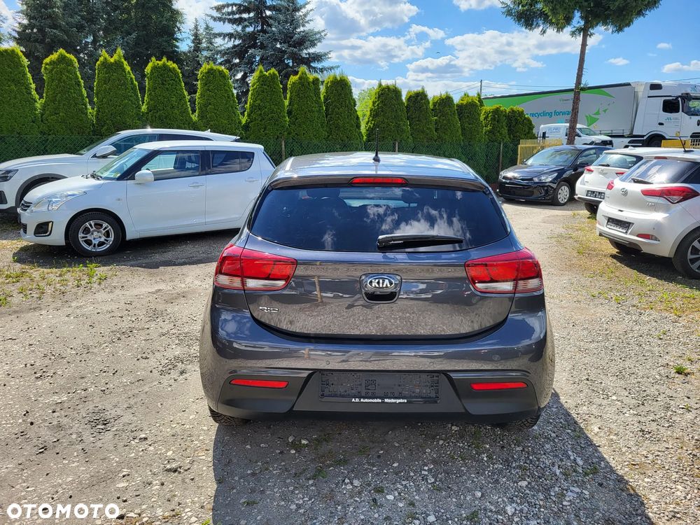 Kia Rio 1.4 L - 9