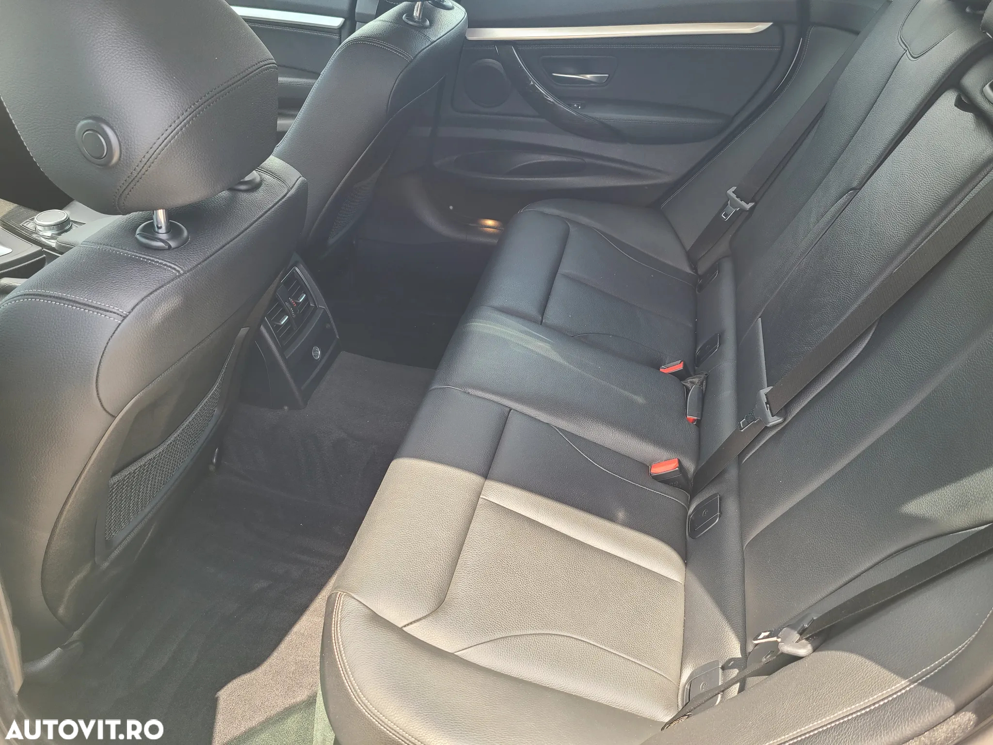 BMW Seria 3 320i GT xDrive AT - 16