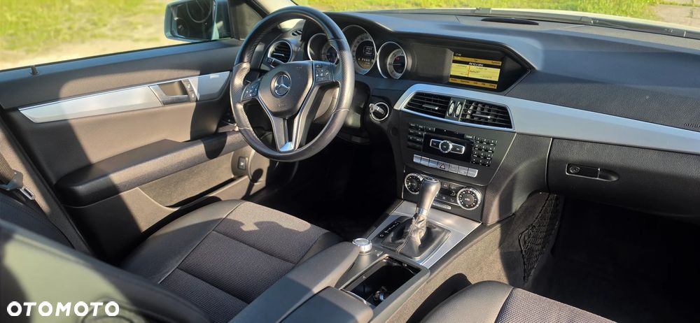 Mercedes-Benz Klasa C 220 CDI DPF Automatik BlueEFFICIENCY Avantgarde - 13