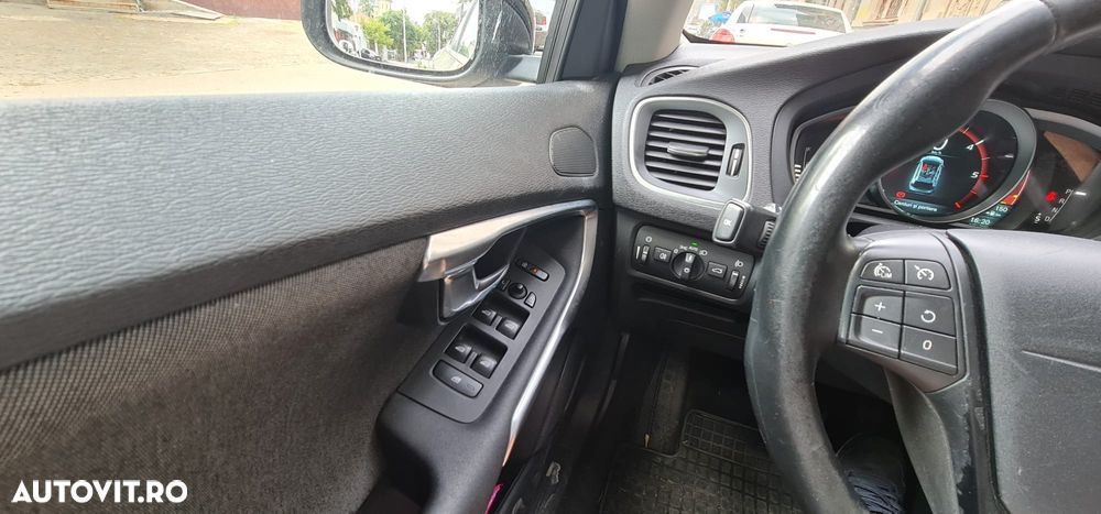 Volvo V40 D2 Aut. Momentum - 13