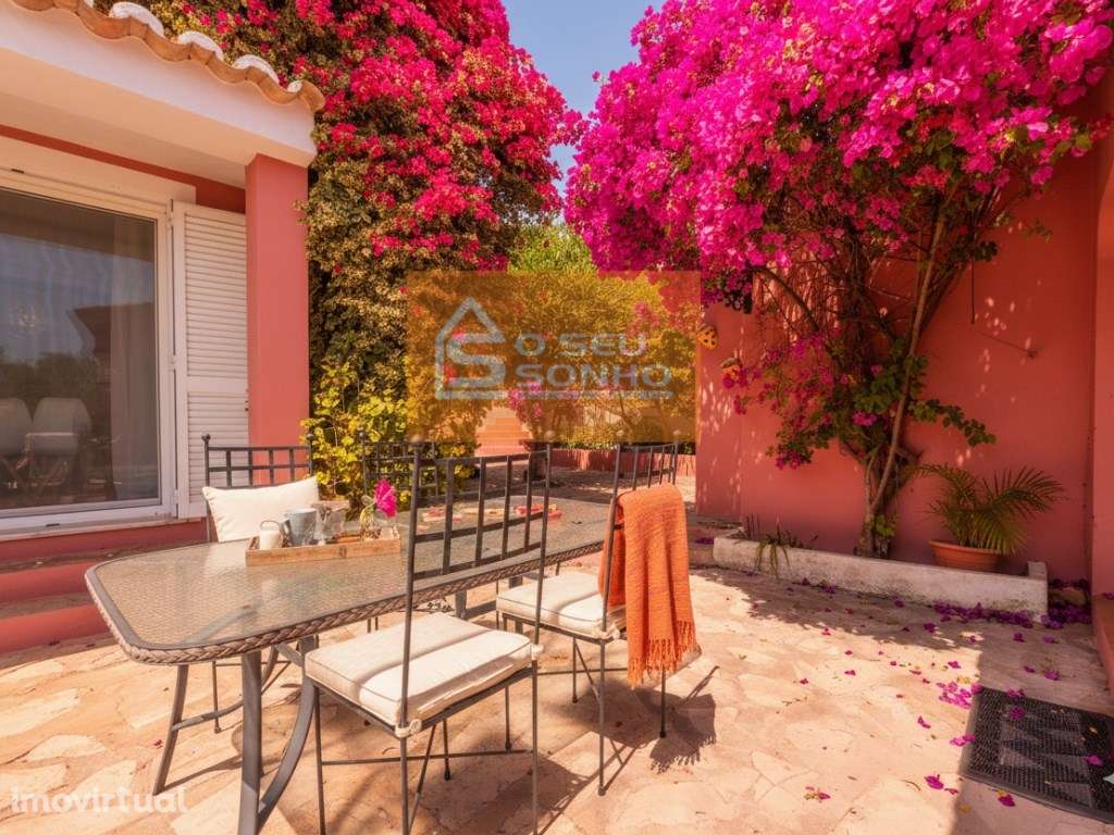 Moradia T4 em Santa Bárbara de Nexe - Grande imagem: 2/23