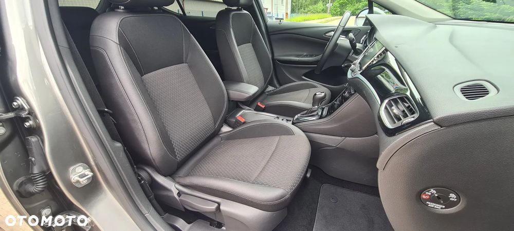 Opel Astra 1.4 T Dynamic S&S - 20