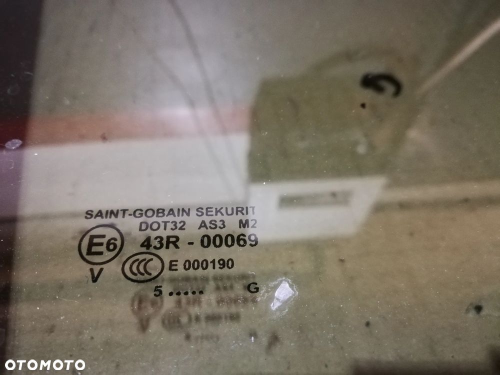 SZYBA KAROSERYJNA LEWY TYŁ PORSCHE CAYENNE 5845297AF - 2