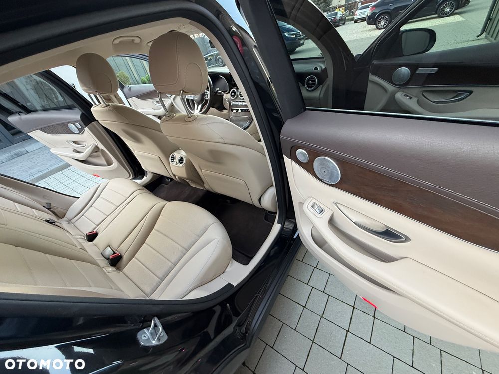 Mercedes-Benz GLC 200 4Matic 9G-TRONIC AMG Line Plus - 31