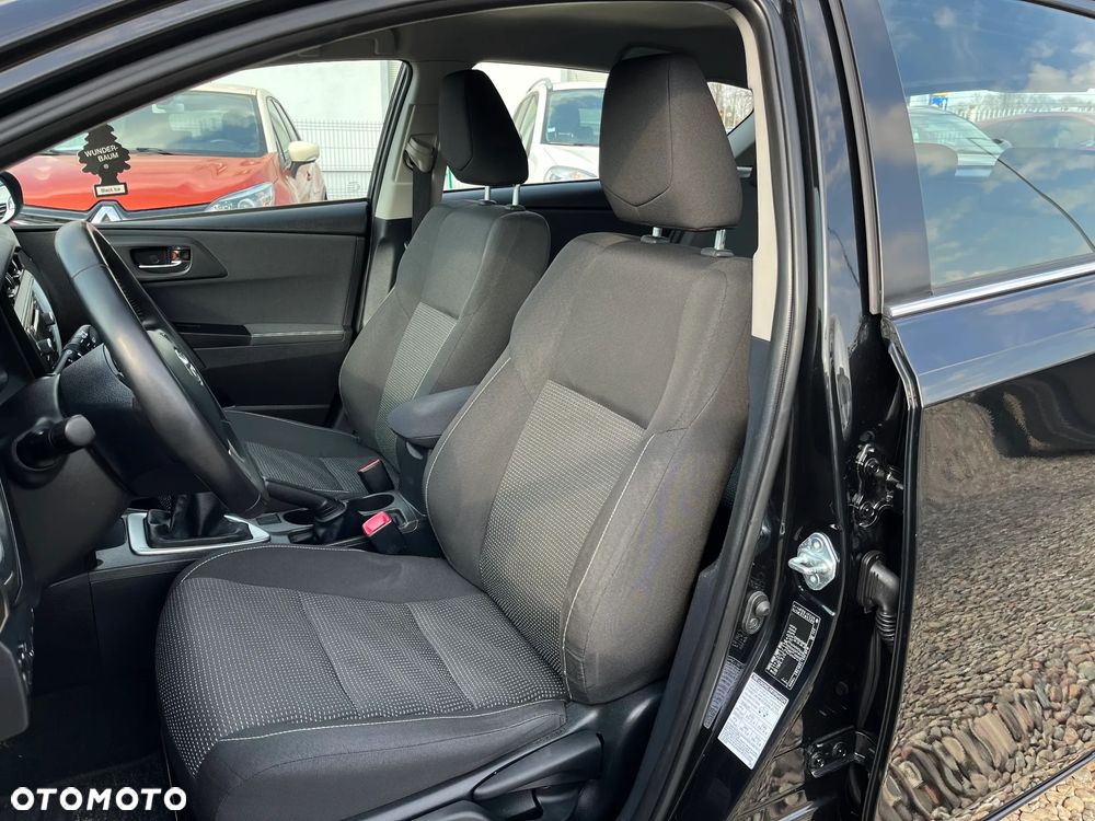 Toyota Auris - 16