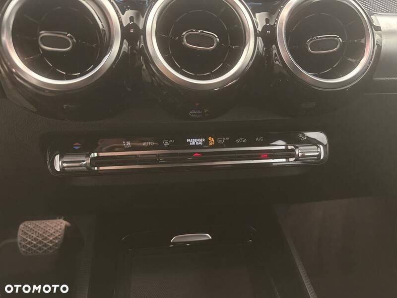 Mercedes-Benz GLB 200 7G-DCT - 17