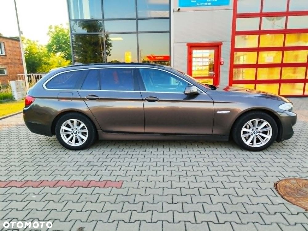 BMW Seria 5 525d - 22