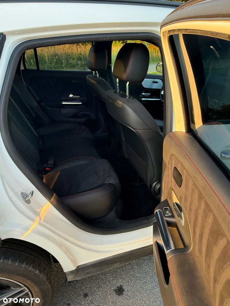 Mercedes-Benz GLA 200 AMG Line - 13