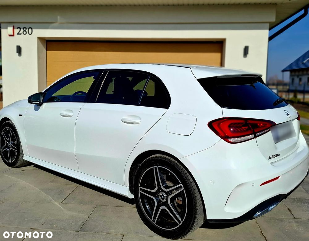Mercedes-Benz Klasa A 250 E AMG Line 8G-DCT - 8