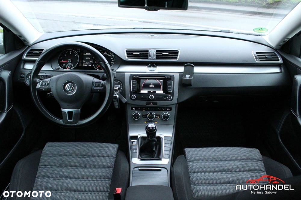 Volkswagen Passat - 9