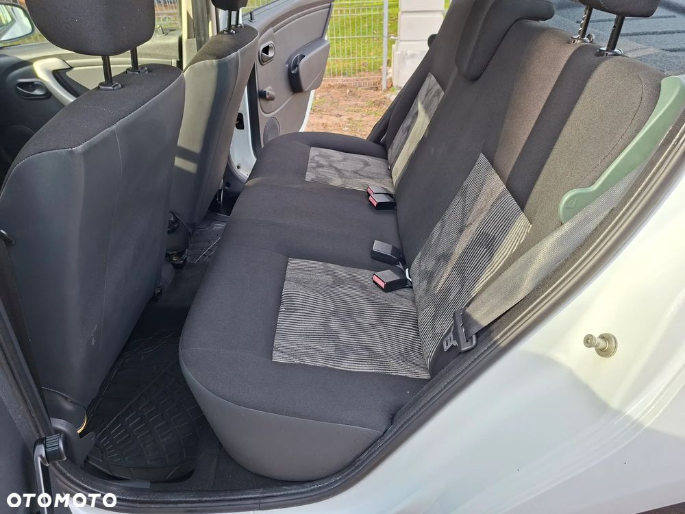 Dacia Sandero ver-celebration - 13