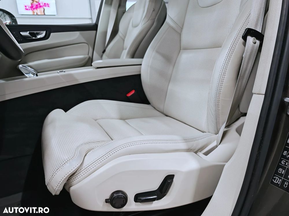 Volvo XC 60 Recharge T8 Twin Engine eAWD Inscription - 11