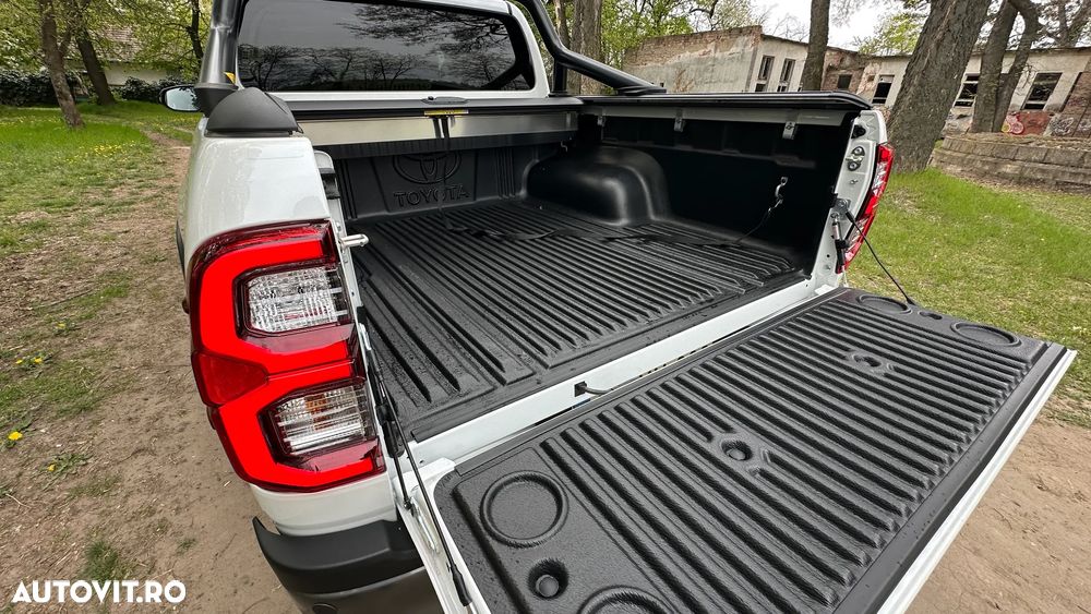 Toyota Hilux 2.8D 204CP 4x4 Double Cab AT MHEV Invincible Color Edition (3E5) - 15