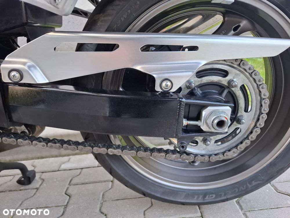 Suzuki GSX - 13