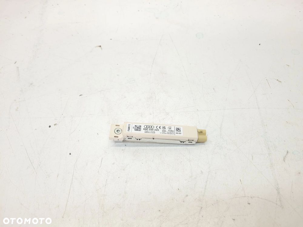 ANTENA WZMACNIACZ ANTENOWY AUDI Q3 Q4 Q3 8Y 89E035225 - 1