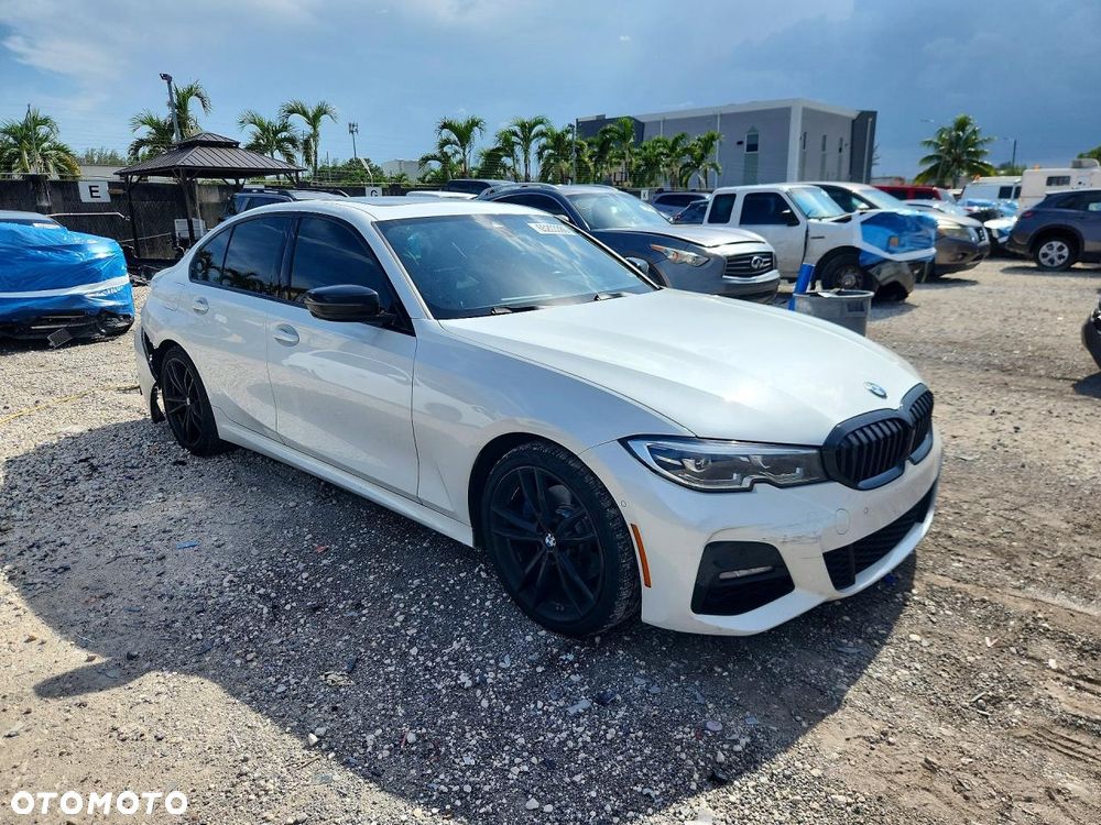 BMW Seria 3 330i xDrive M Sport - 5