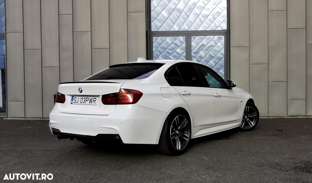 BMW Seria 3 320d - 23