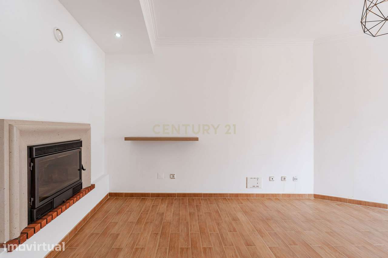 Apartamento T4 em Santa Marta do Pinhal - Grande imagem: 3/42
