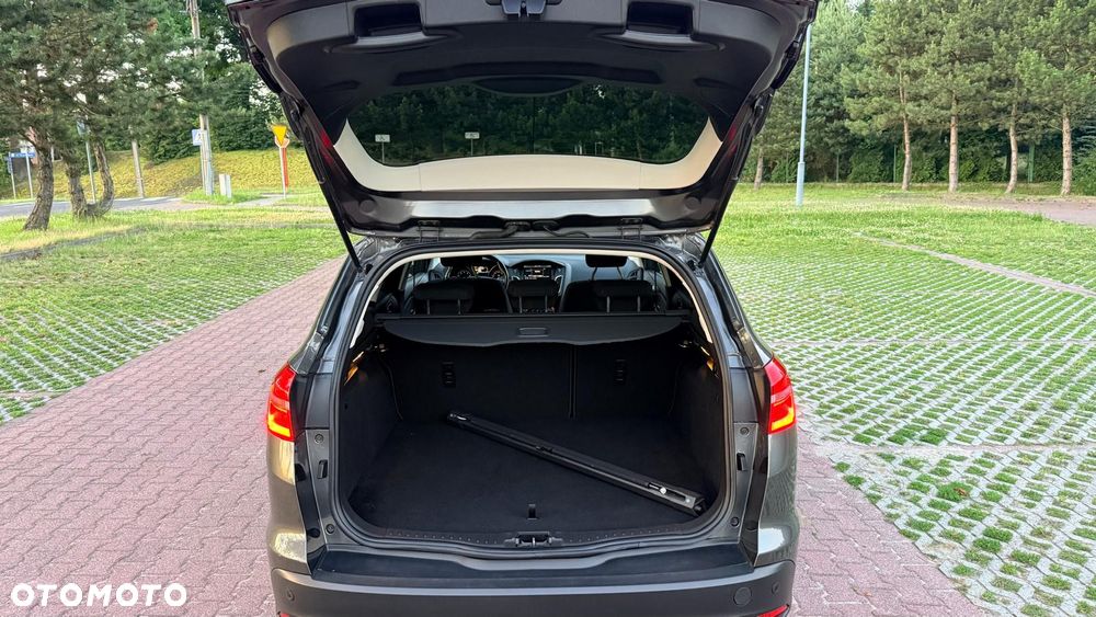 Ford Focus 1.0 EcoBoost Gold X (Trend) - 24