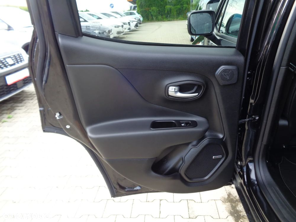 Jeep Renegade - 15