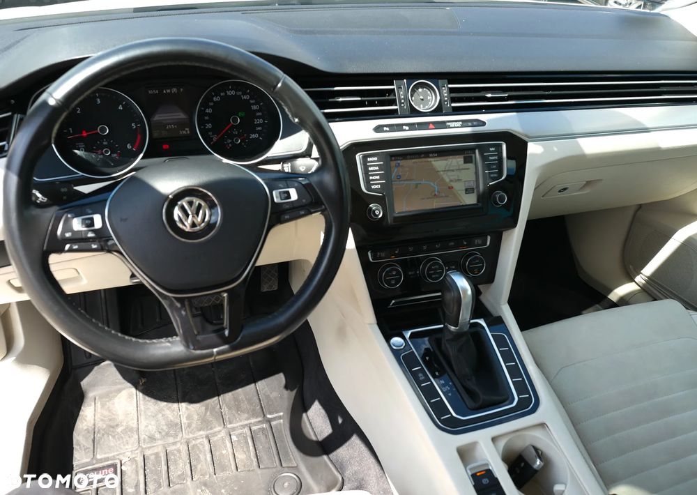 Volkswagen Passat Variant 2.0 TDI SCR DSG Highline - 21