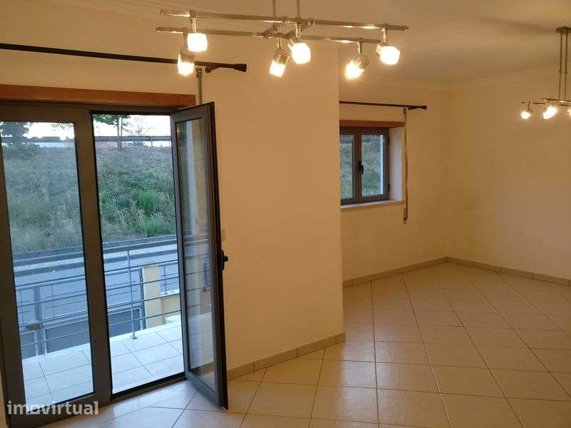 Vende-se moradia T3 centro de Pombal - Grande imagem: 3/10