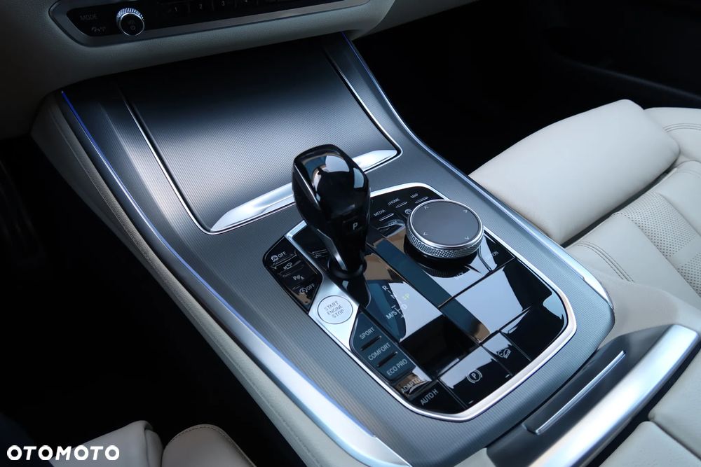 BMW X5 xDrive40i - 33