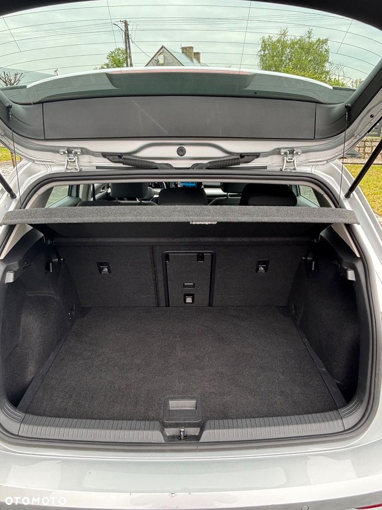Volkswagen Golf VIII 2.0 TDI - 11